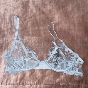 Victoria’s Secret Bra - Size 34B - matching panties listed separately